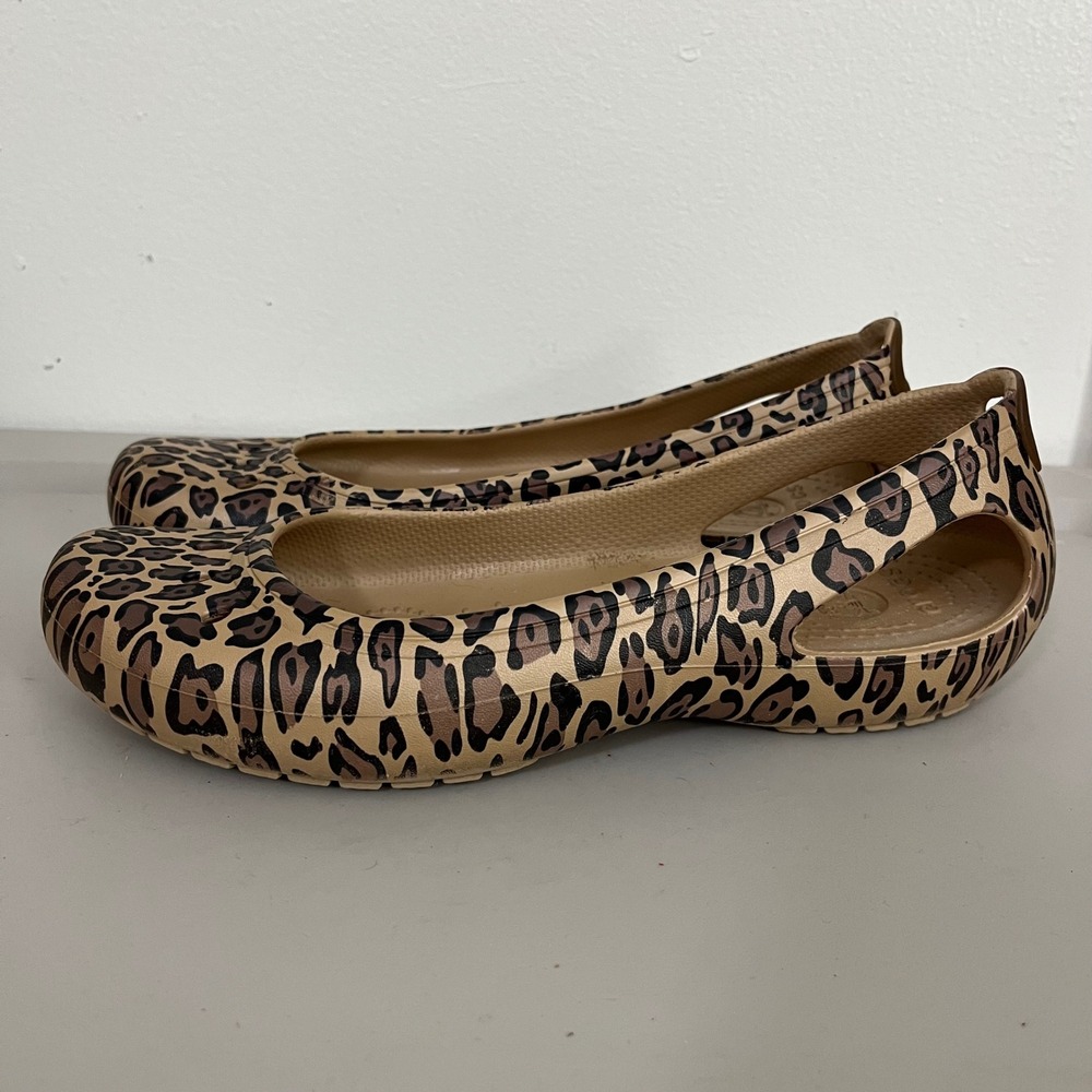 Crocs Kadee Flat Women 9 Tan Leopard Print Animal‎ Slip On Comfort Shoes